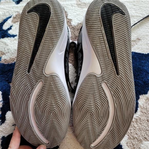 Nike size 8.5 Workout Running shoes - Picture 6 of 8